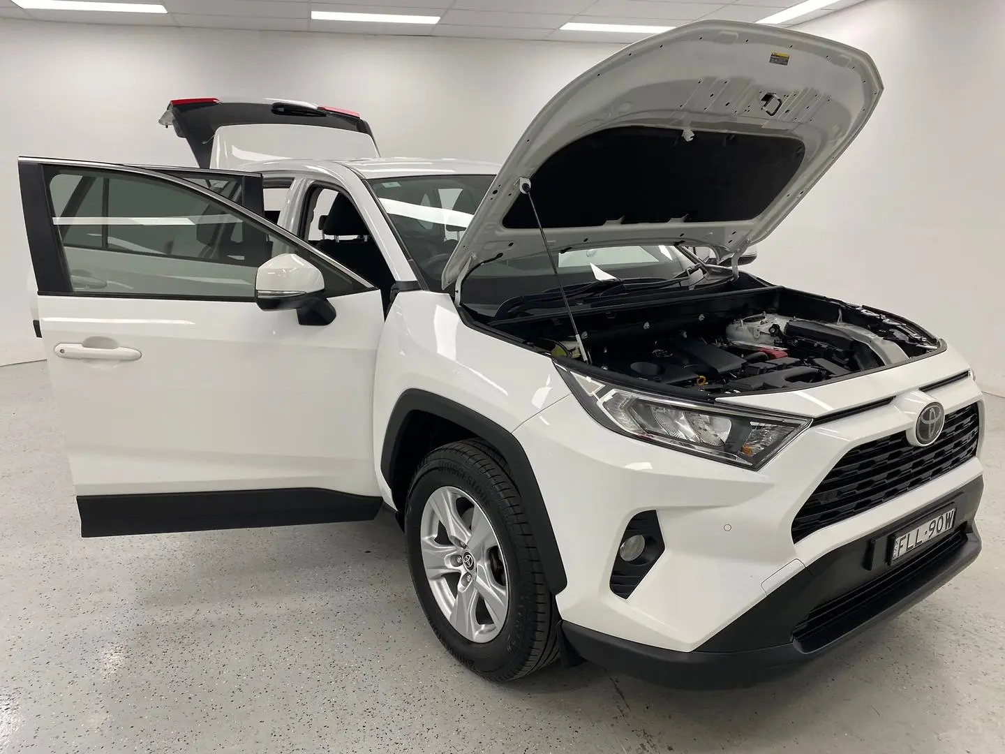 2019 Toyota RAV4 Image 9