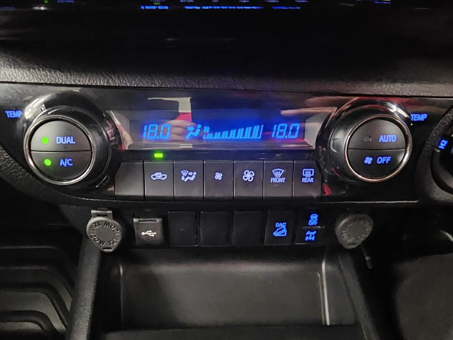 2023 Toyota Hilux Gallery Image 31