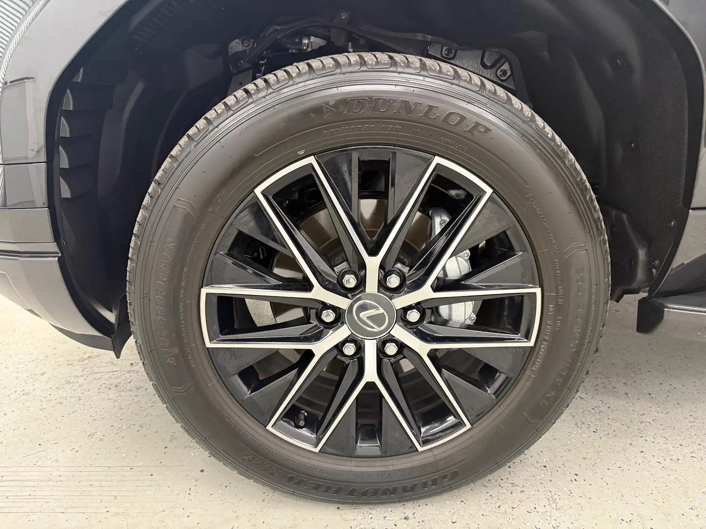 2025 Lexus GX Gallery Image 9