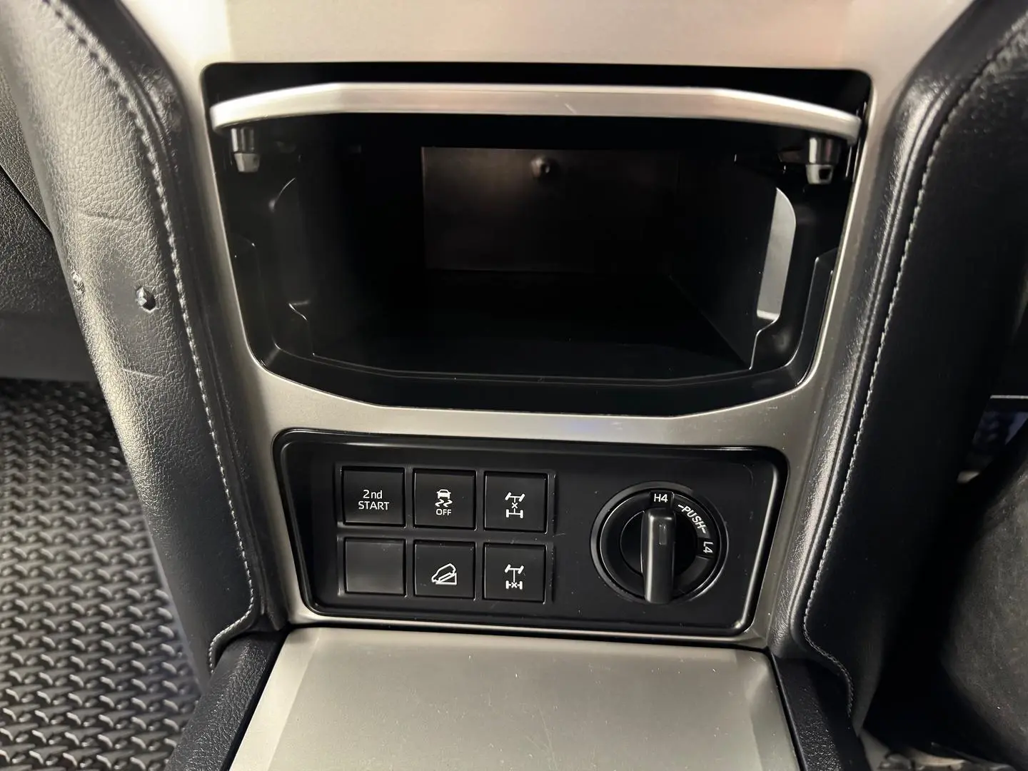 2023 Toyota Landcruiser Prado Gallery Image 23