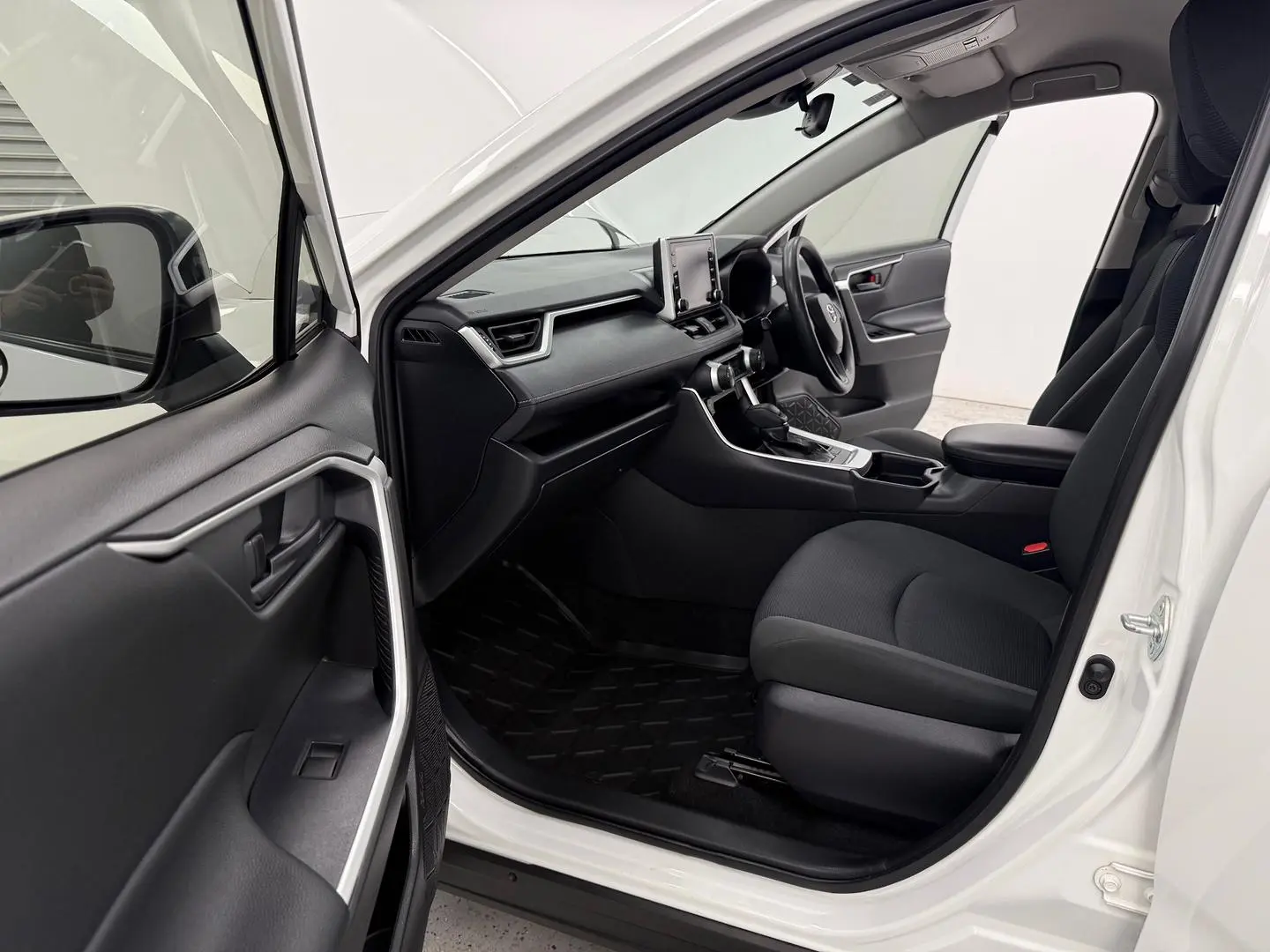 2020 Toyota RAV4 Gallery Image 10