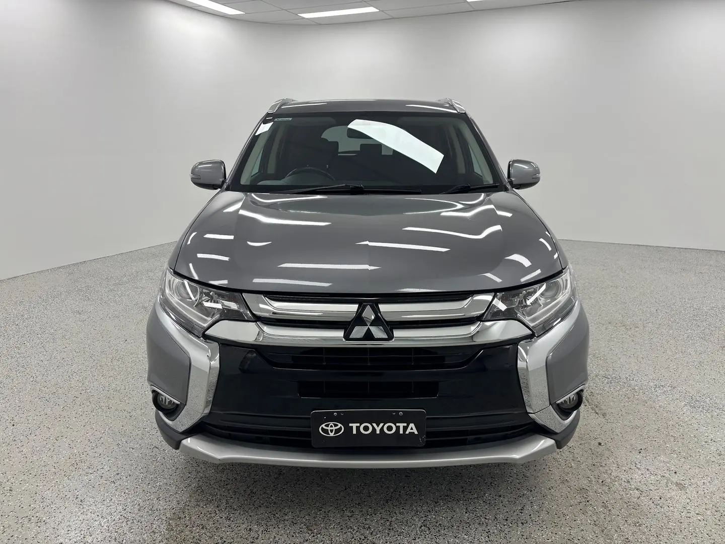 2017 Mitsubishi Outlander Gallery Image 36