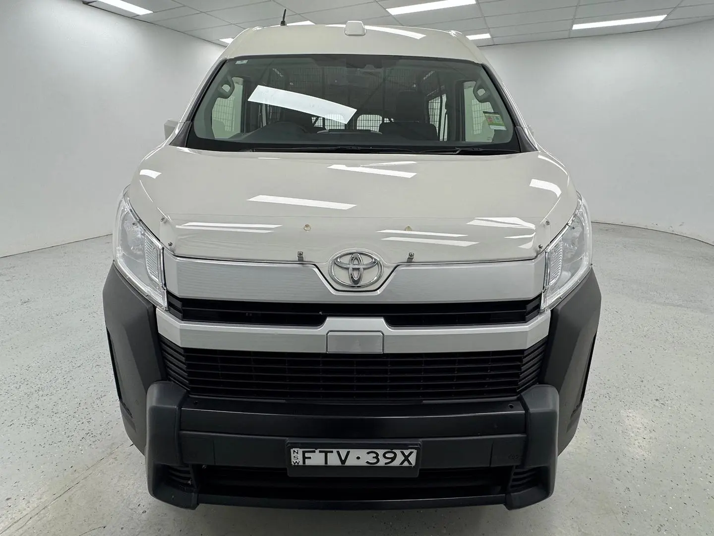 2023 Toyota Hiace Gallery Image 34