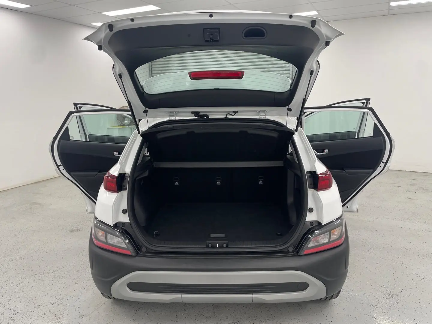 2023 Hyundai Kona Gallery Image 11