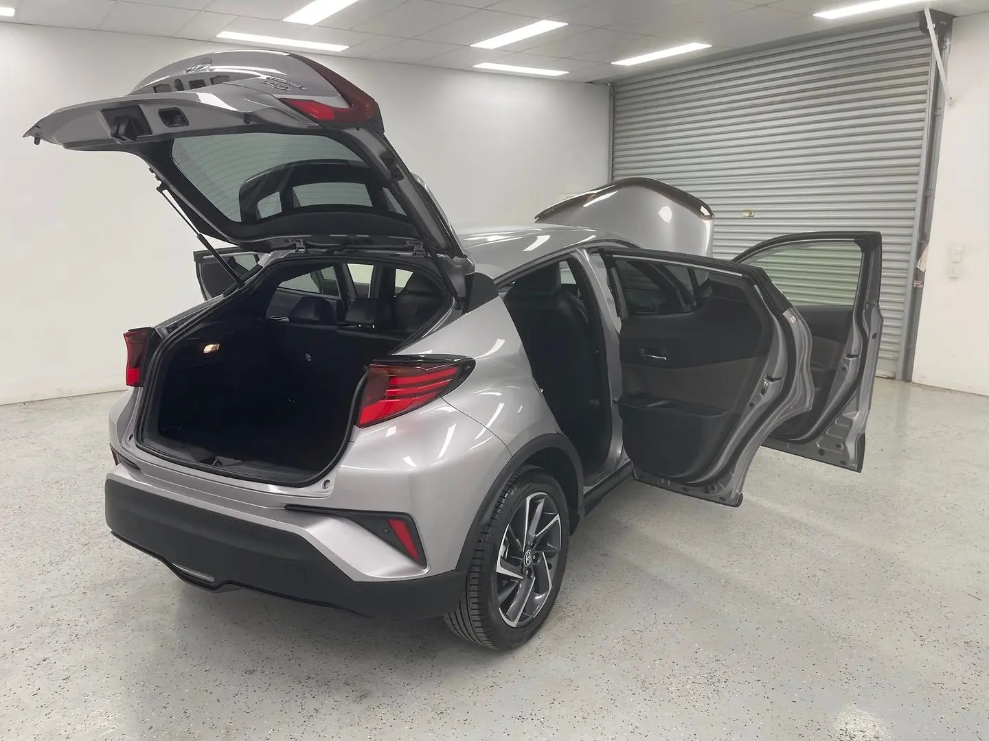 2020 Toyota C-HR Gallery Image 10