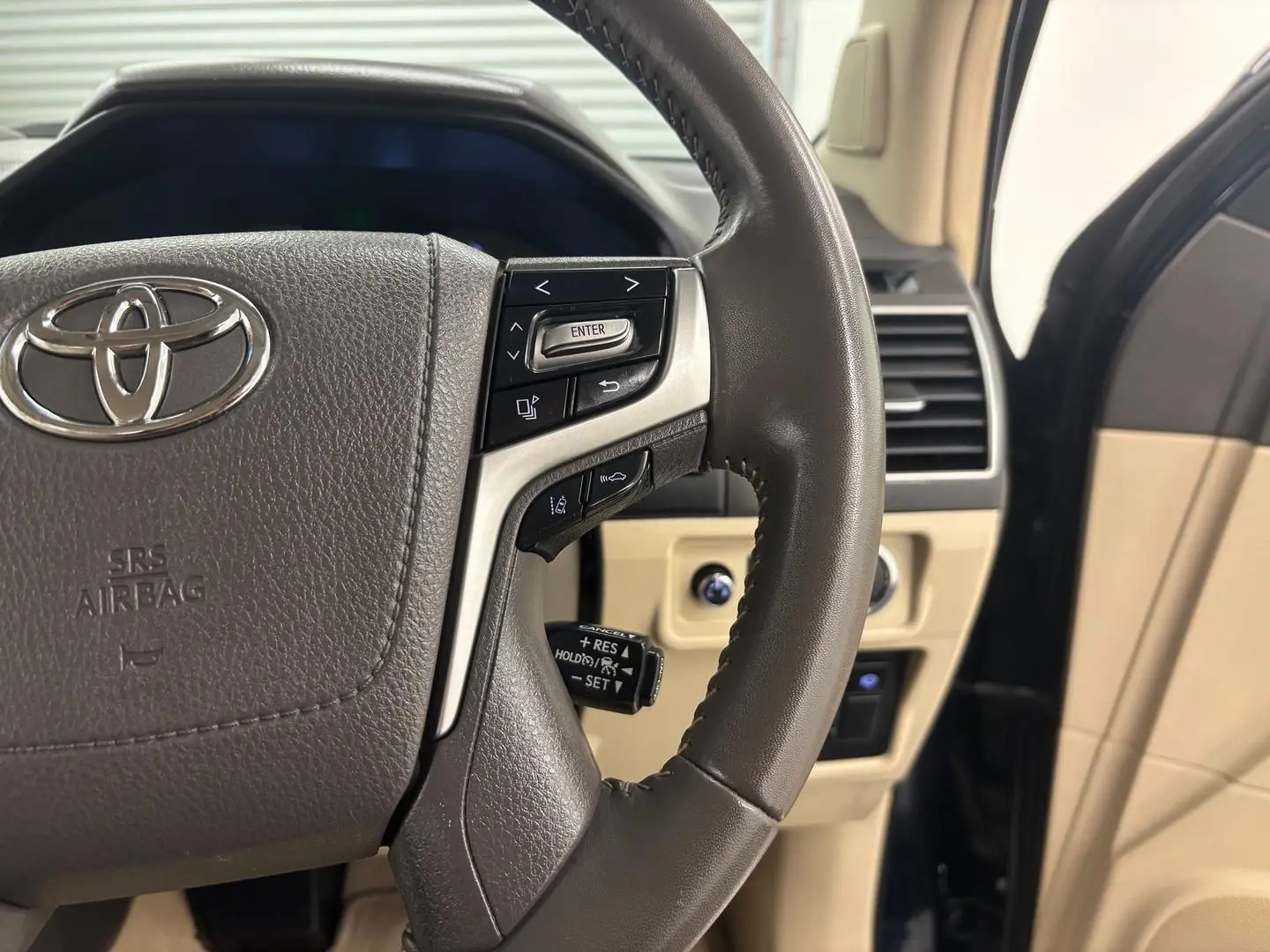 2023 Toyota Landcruiser Prado Gallery Image 28