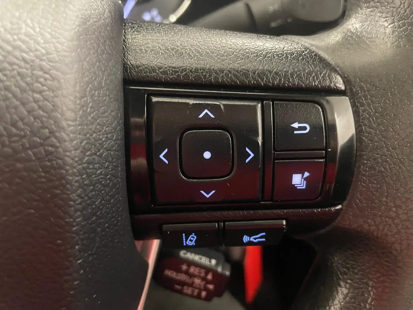 2020 Toyota Hilux Gallery Image 21