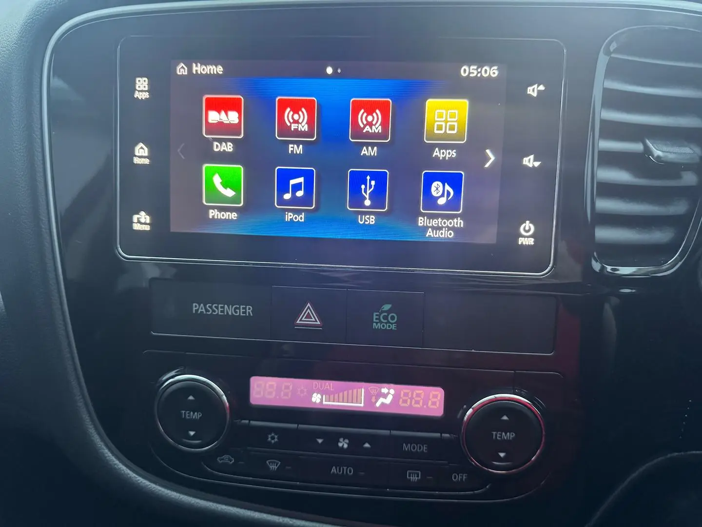 2018 Mitsubishi Outlander Gallery Image 22