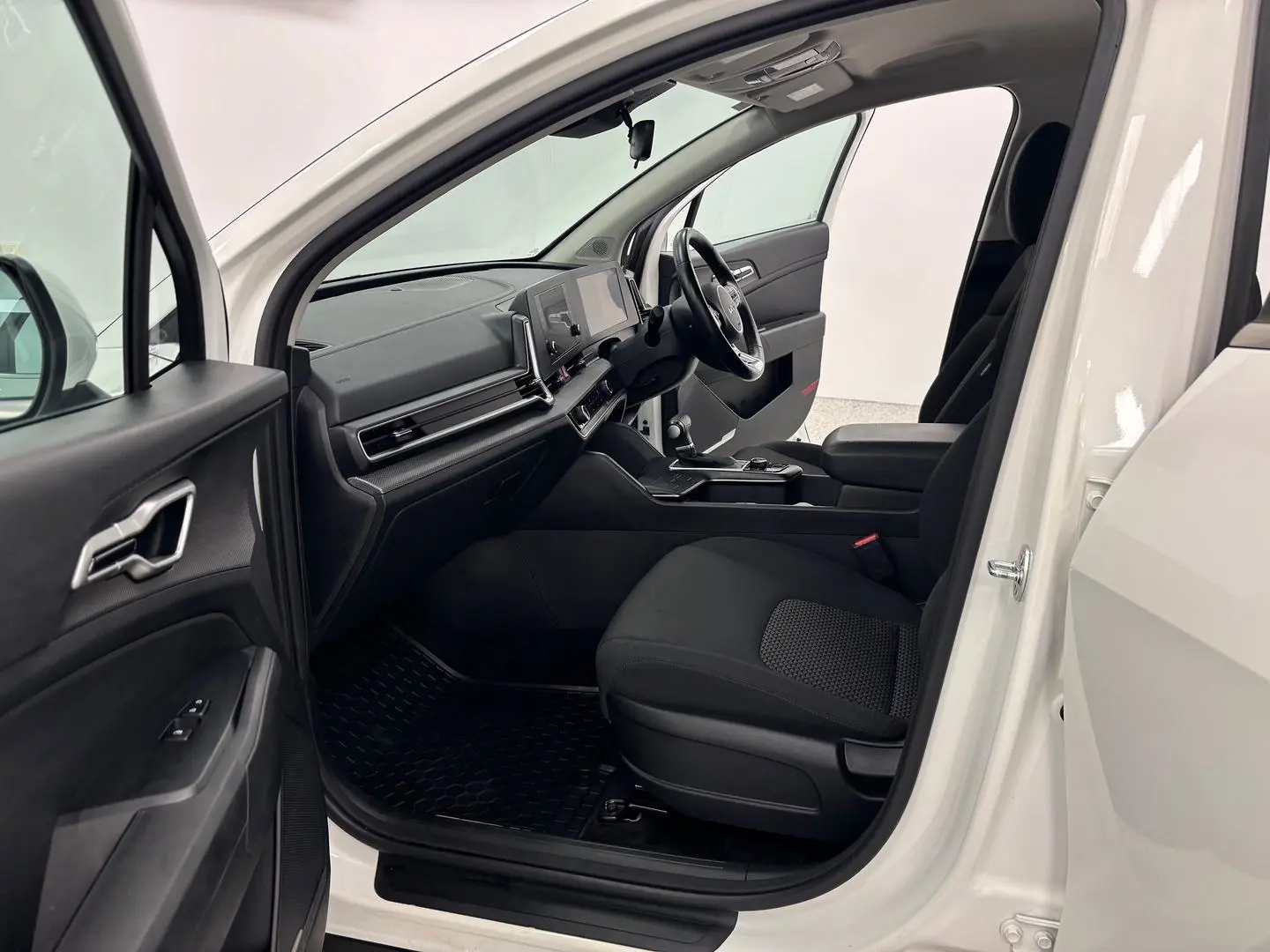 2024 Kia Sportage Gallery Image 17