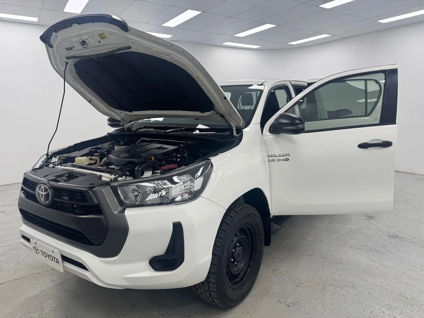2022 Toyota Hilux Gallery Image 10
