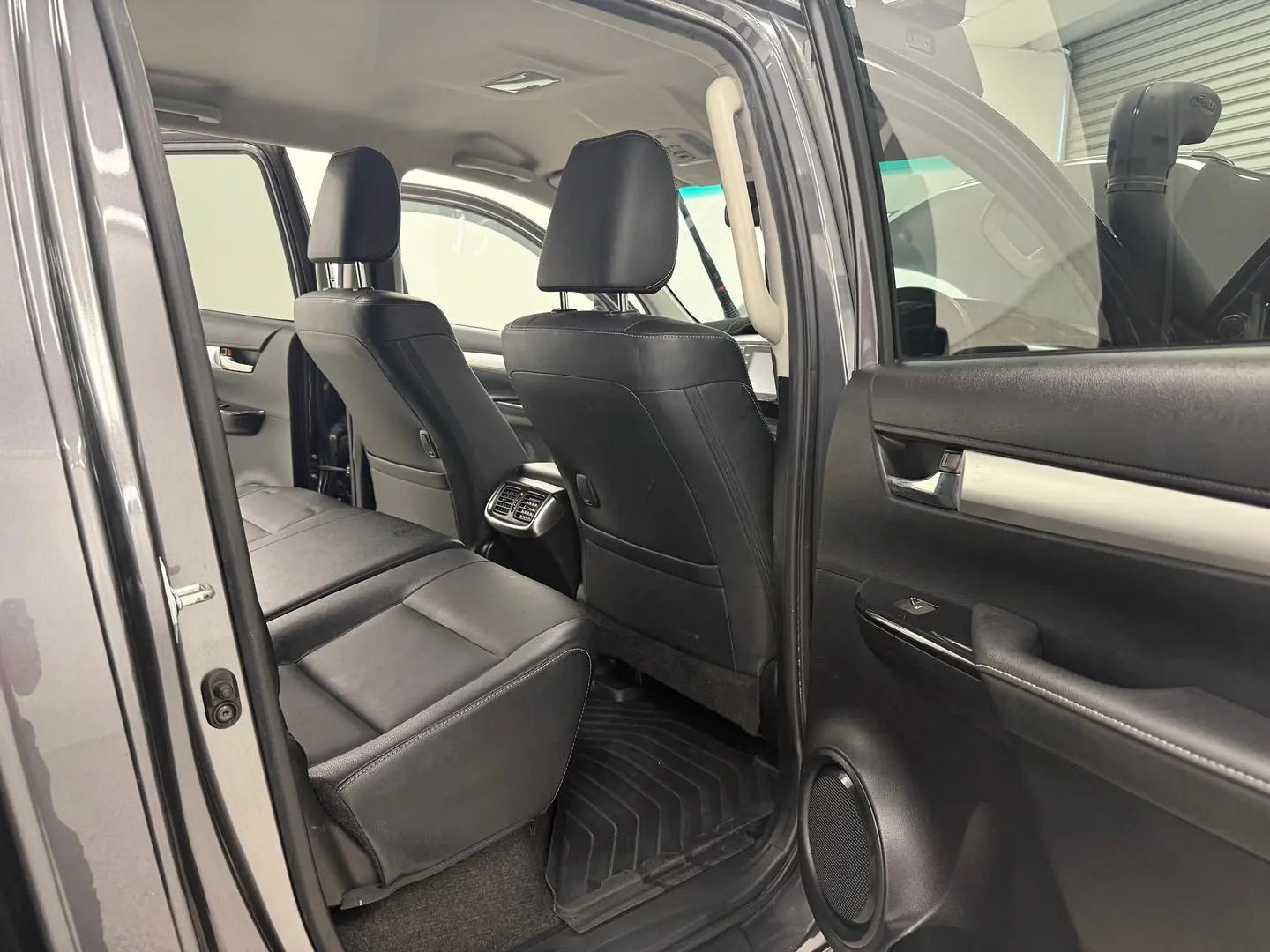 2022 Toyota Hilux Gallery Image 17