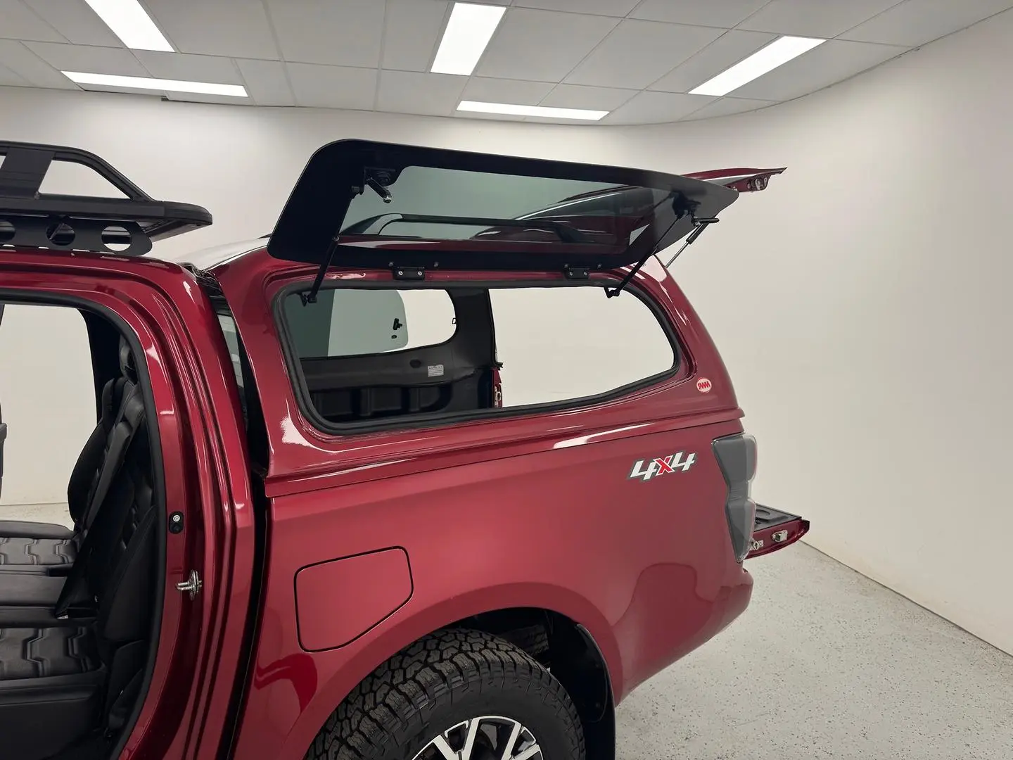 2022 Isuzu D-MAX Gallery Image 30