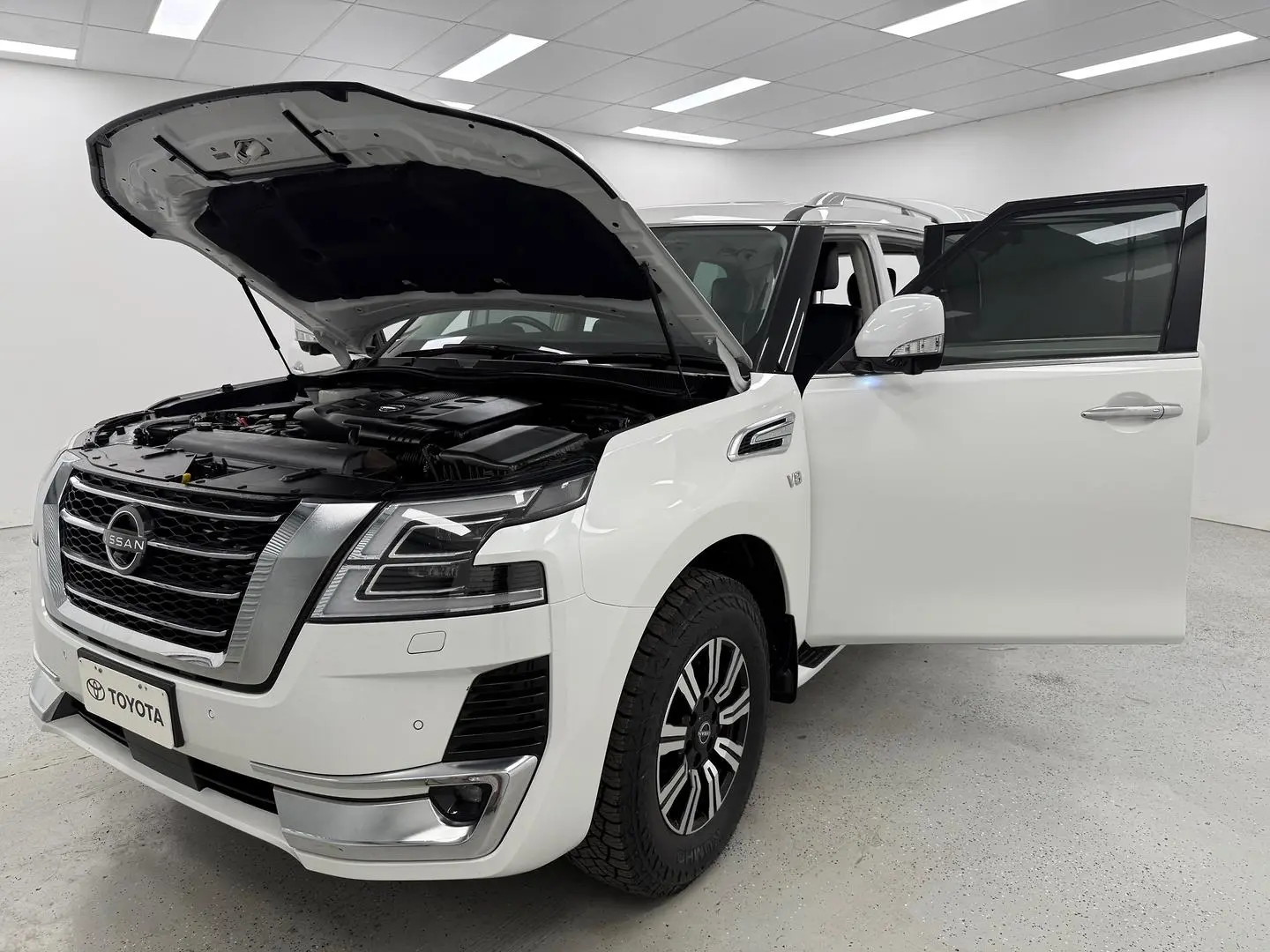 2022 Nissan Patrol Gallery Image 8