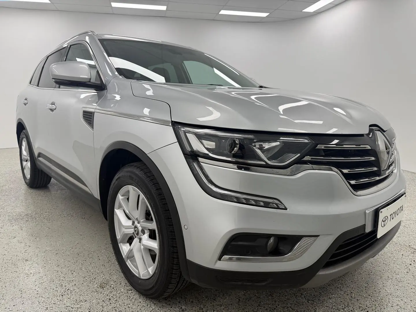 2018 Renault Koleos Gallery Image 1