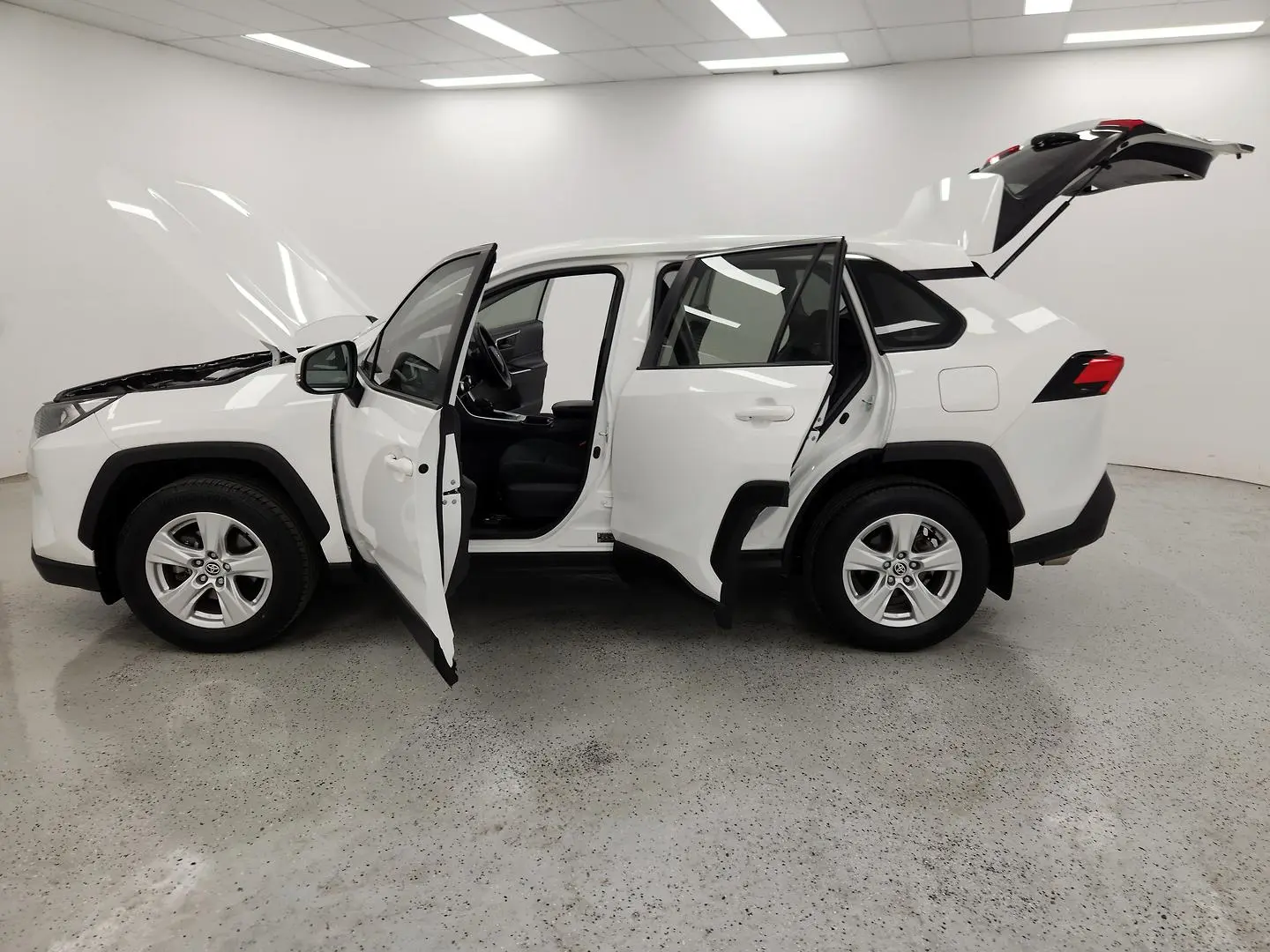 2020 Toyota RAV4 Gallery Image 13