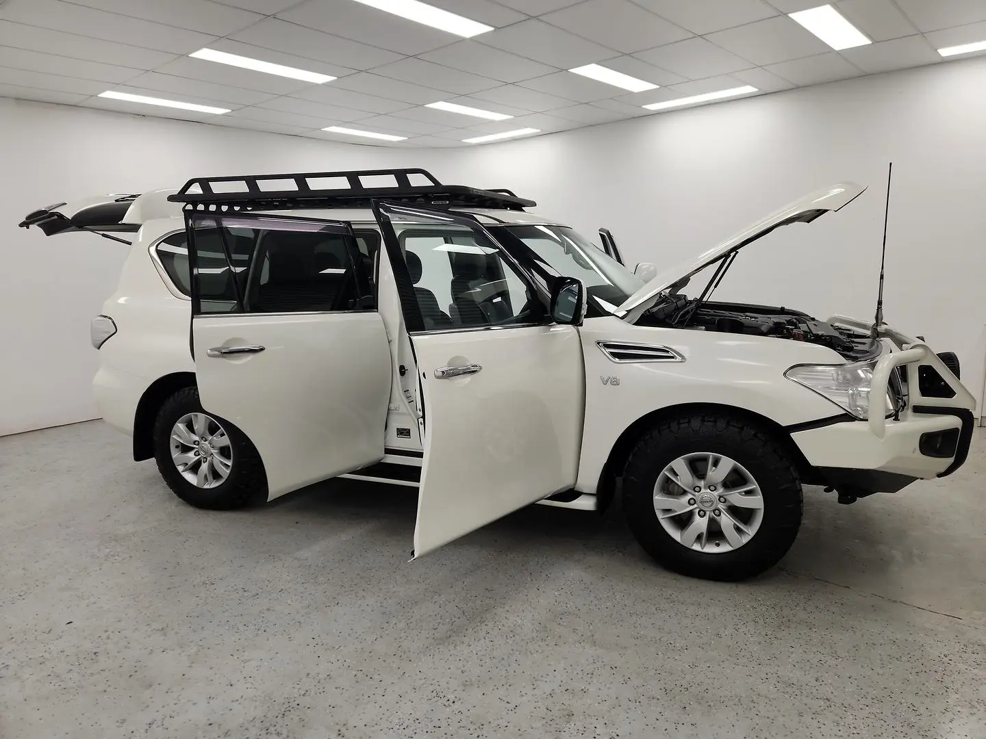 2016 Nissan Patrol Gallery Image 9