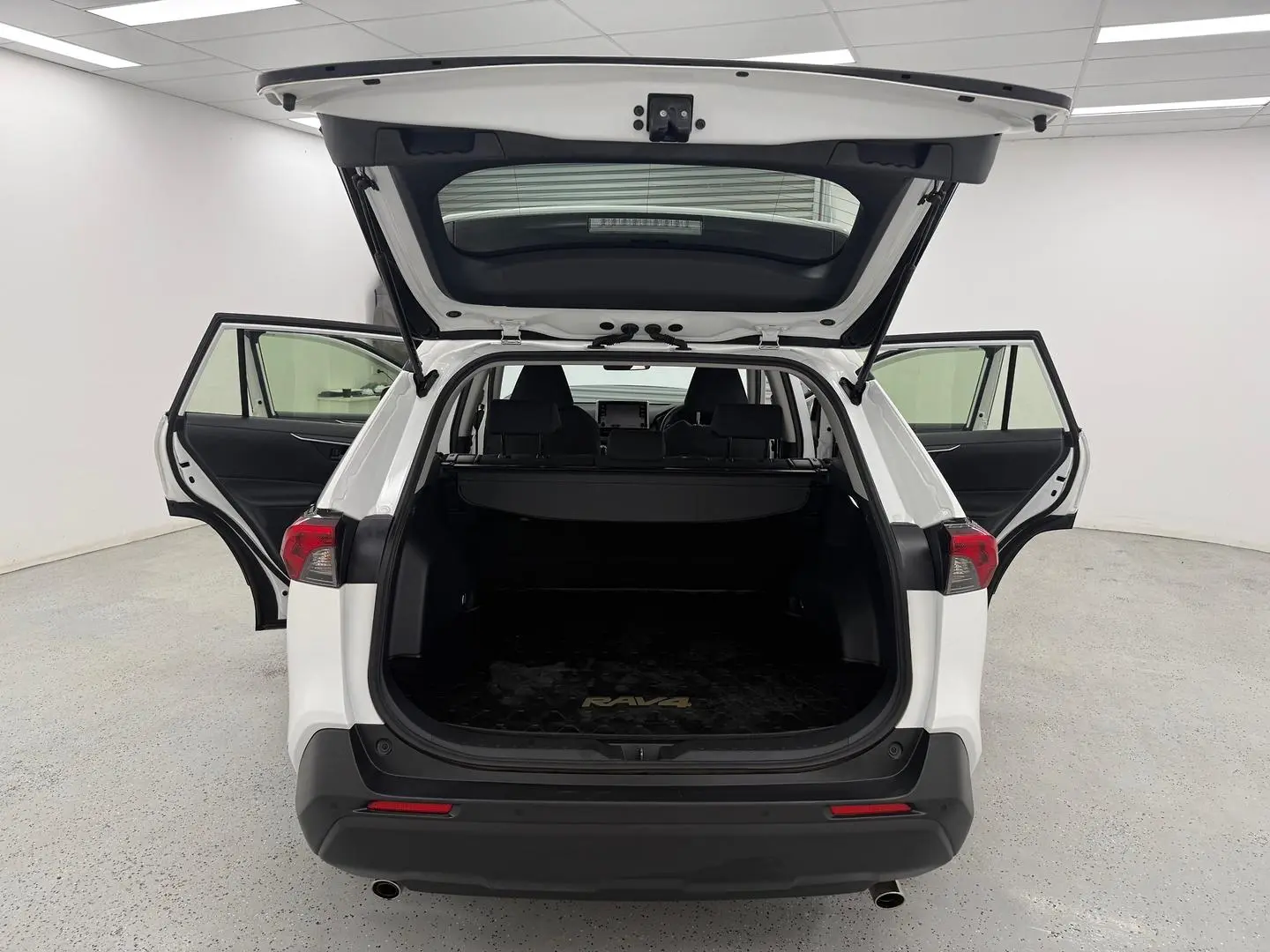 2022 Toyota RAV4 Gallery Image 14