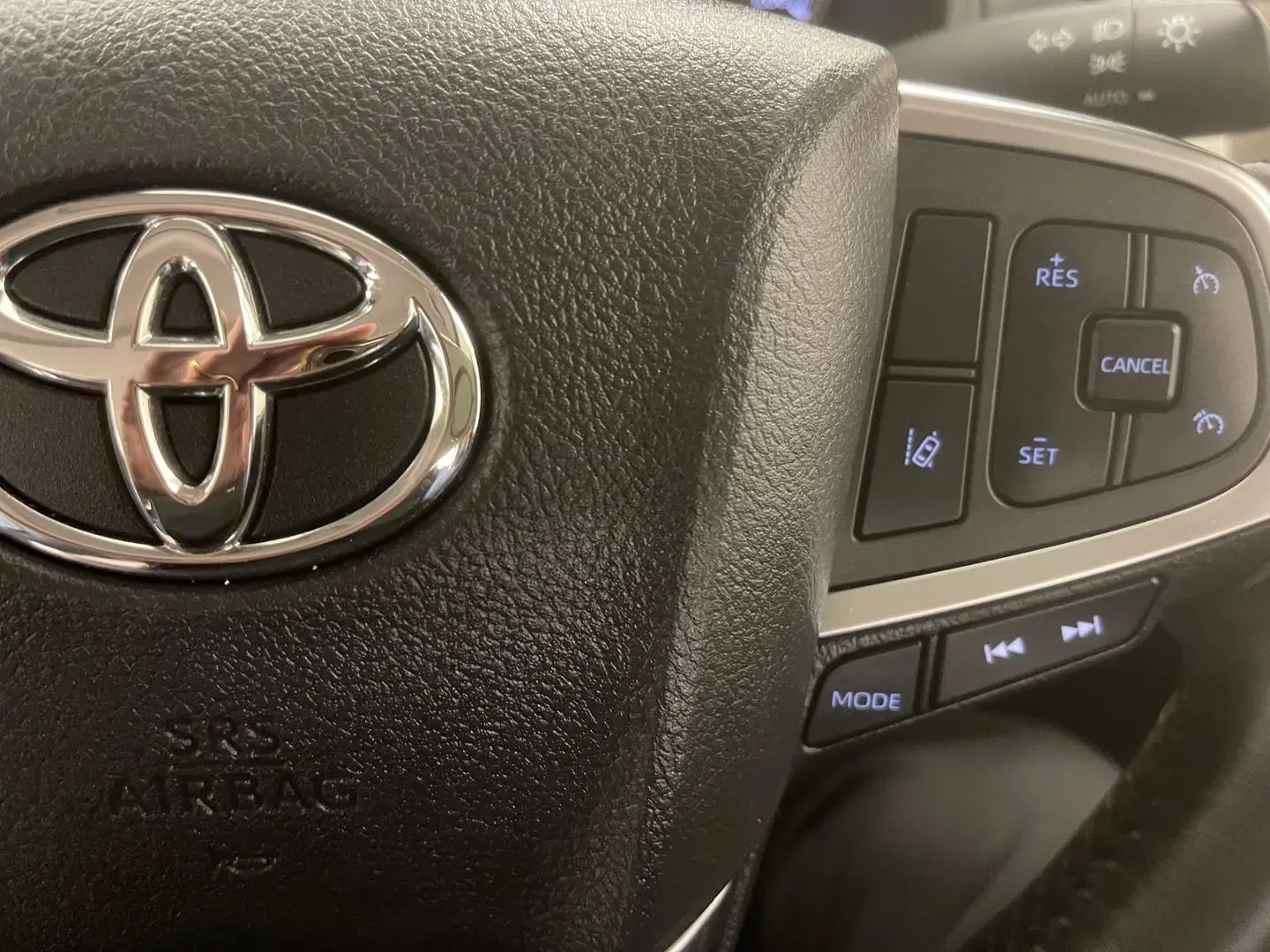 2020 Toyota Hiace Gallery Image 23
