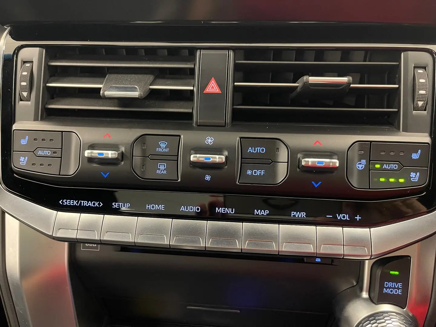 2022 Toyota Landcruiser Gallery Image 26