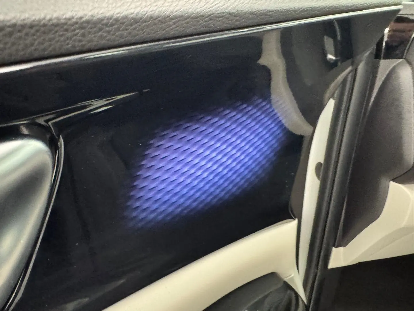 2023 Kia Carnival Gallery Image 32