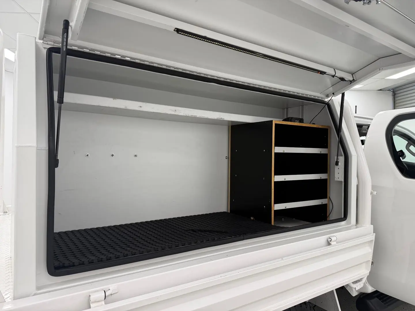 2024 Toyota Hilux Gallery Image 15