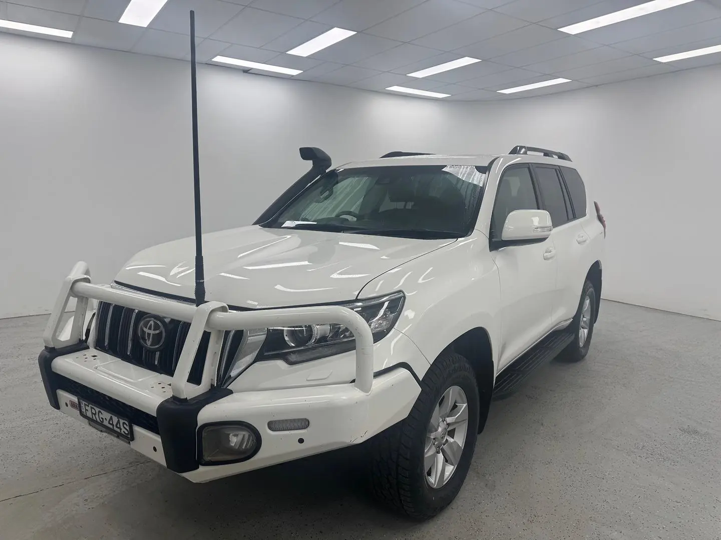 2018 Toyota Landcruiser Prado Gallery Image 6