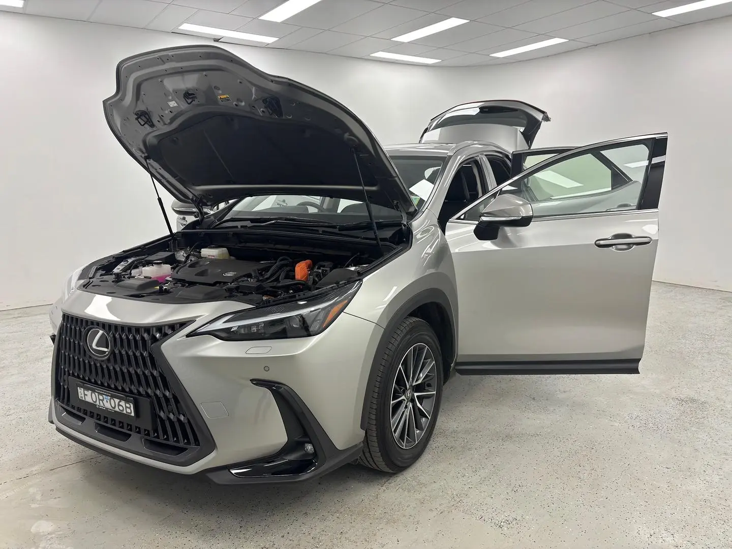2025 Lexus NX Gallery Image 14
