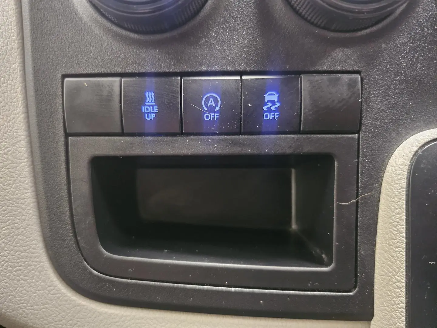 2022 Toyota Hiace Gallery Image 32