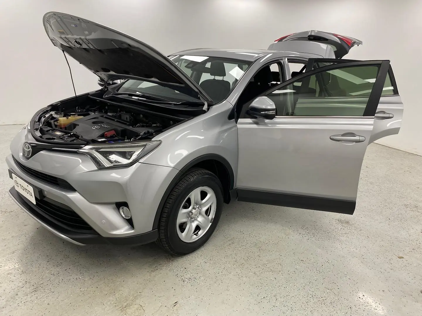 2018 Toyota Rav4 Gallery Image 15