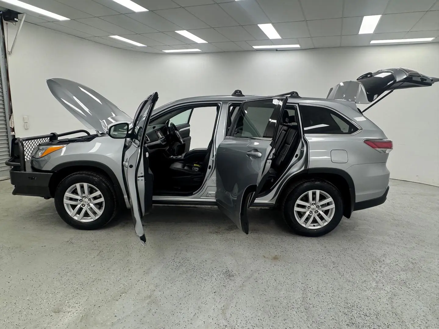 2015 Toyota Kluger Gallery Image 11