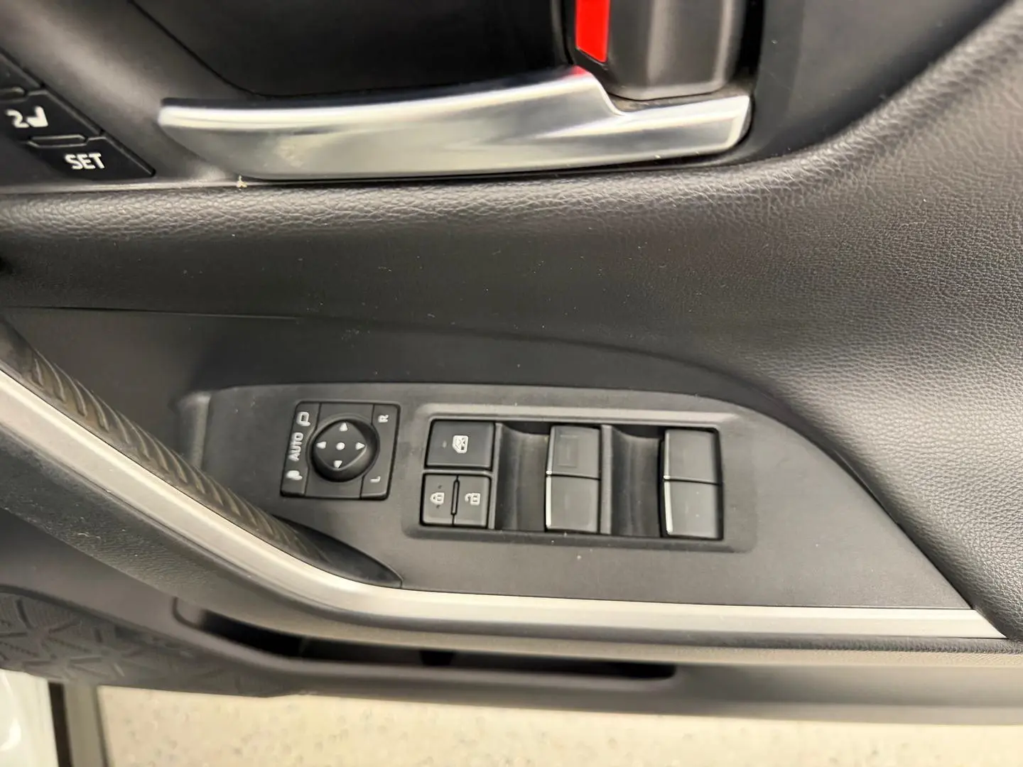 2023 Toyota RAV4 Gallery Image 24