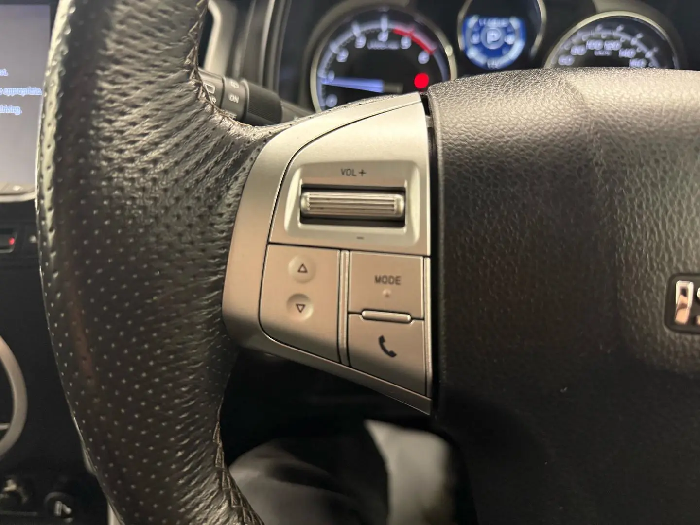 2020 Isuzu MU-X Gallery Image 23