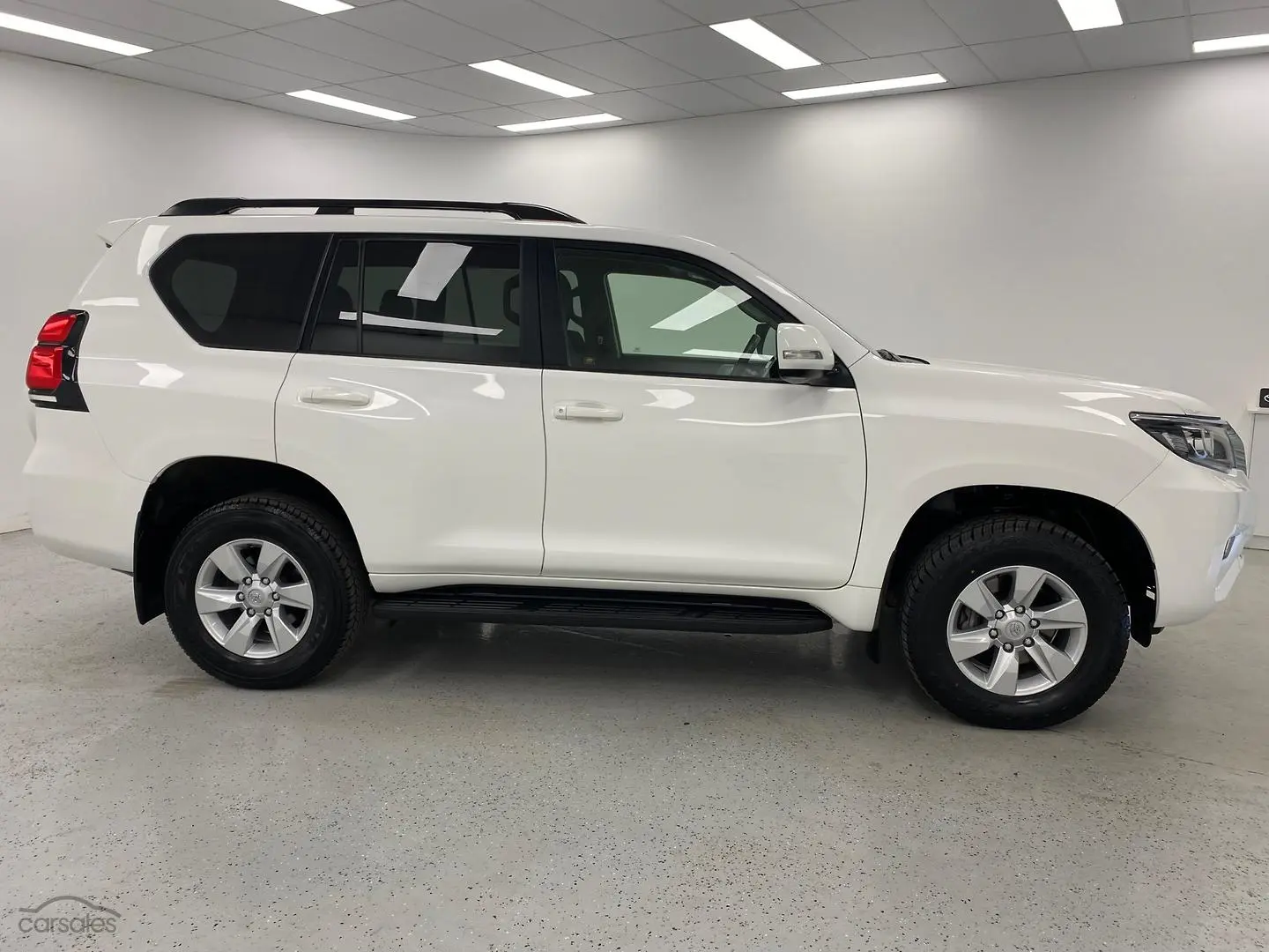 2022 Toyota Landcruiser Prado Image 2