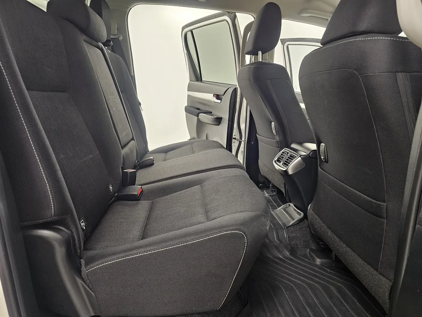 2021 Toyota Hilux Gallery Image 20