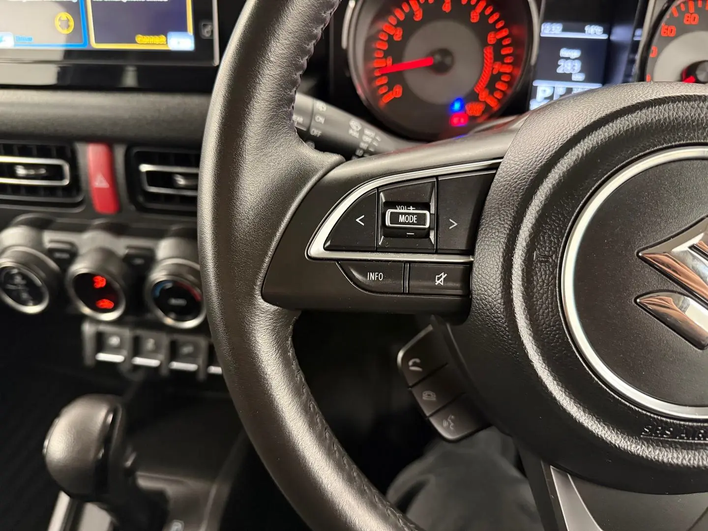 2023 Suzuki Jimny Gallery Image 22