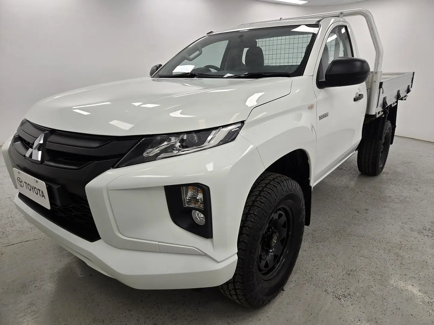 2021 Mitsubishi Triton Gallery Image 7