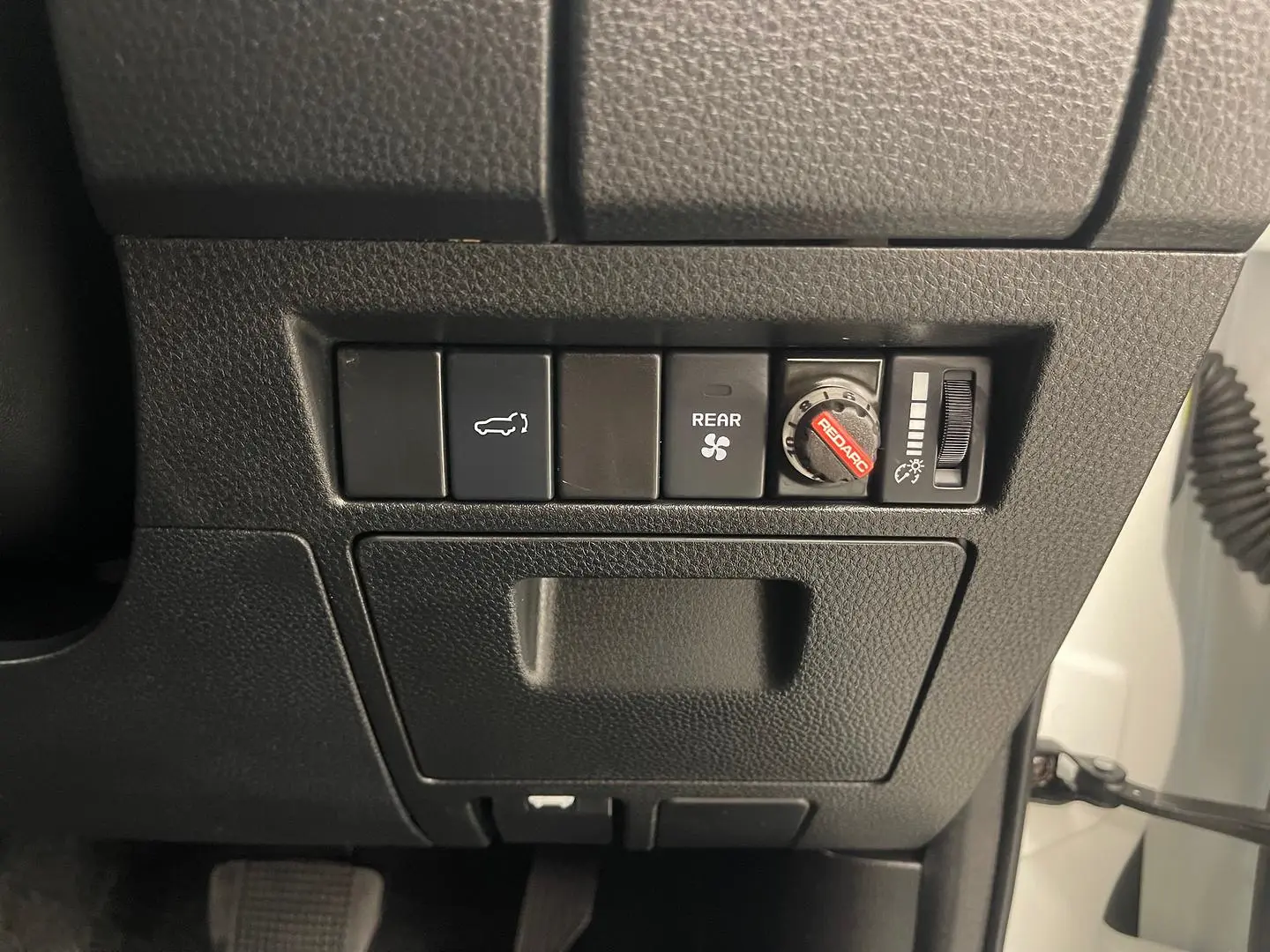 2021 Isuzu MU-X Gallery Image 24