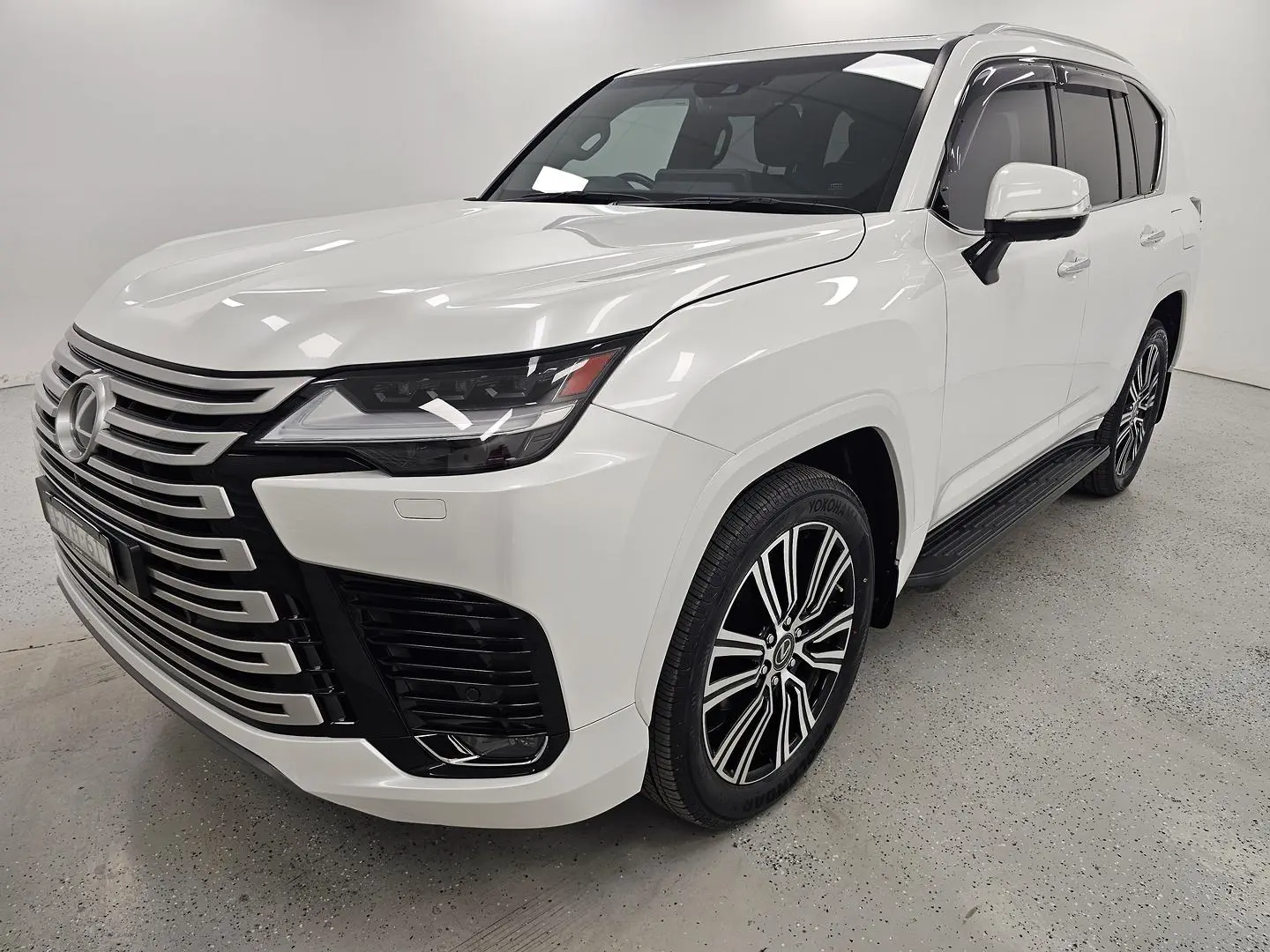 2023 Lexus LX Gallery Image 7