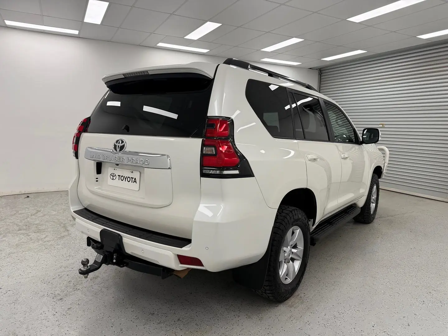 2021 Toyota Landcruiser Prado Gallery Image 3