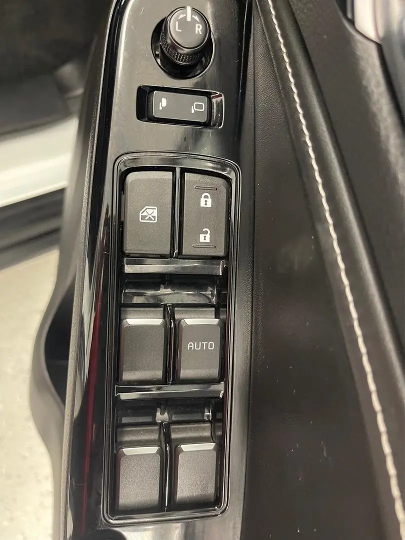 2021 Isuzu MU-X Gallery Image 23