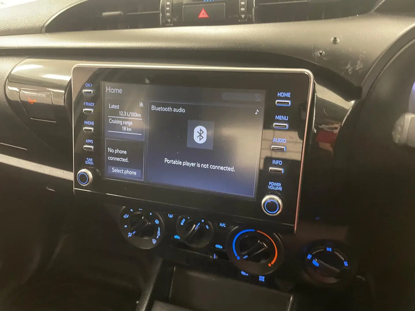 2020 Toyota Hilux Gallery Image 24