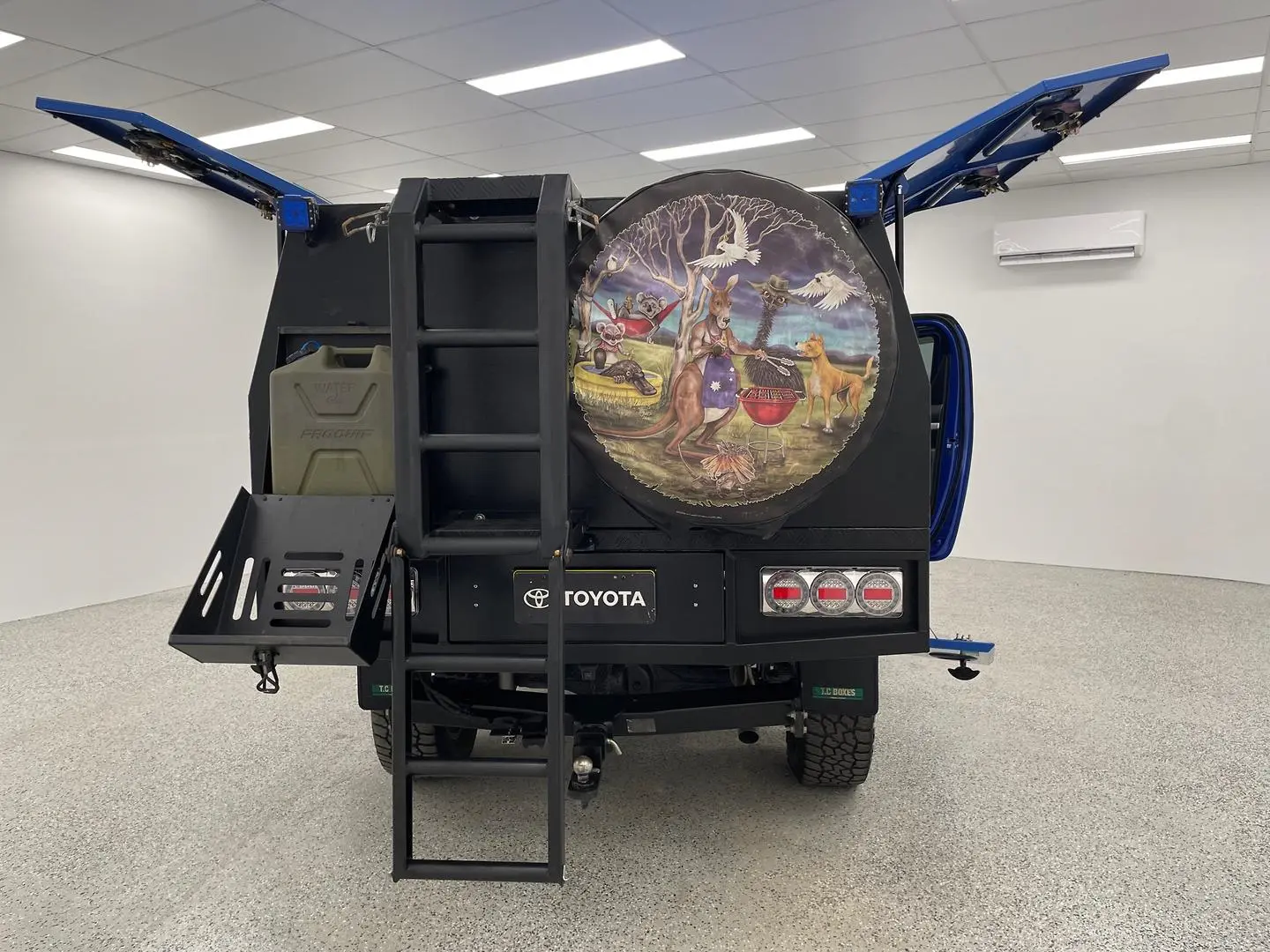 2018 Toyota Hilux Gallery Image 11