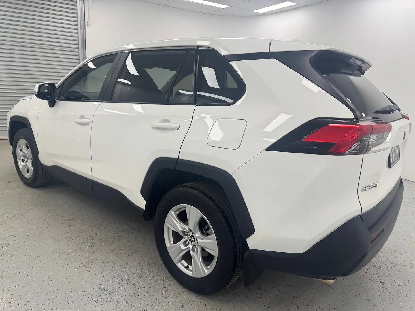 2021 Toyota RAV4 Gallery Image 4