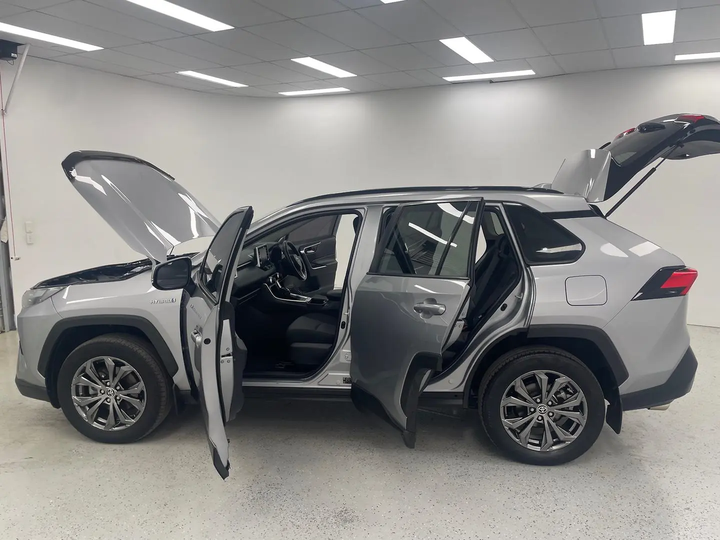 2022 Toyota RAV4 Gallery Image 13
