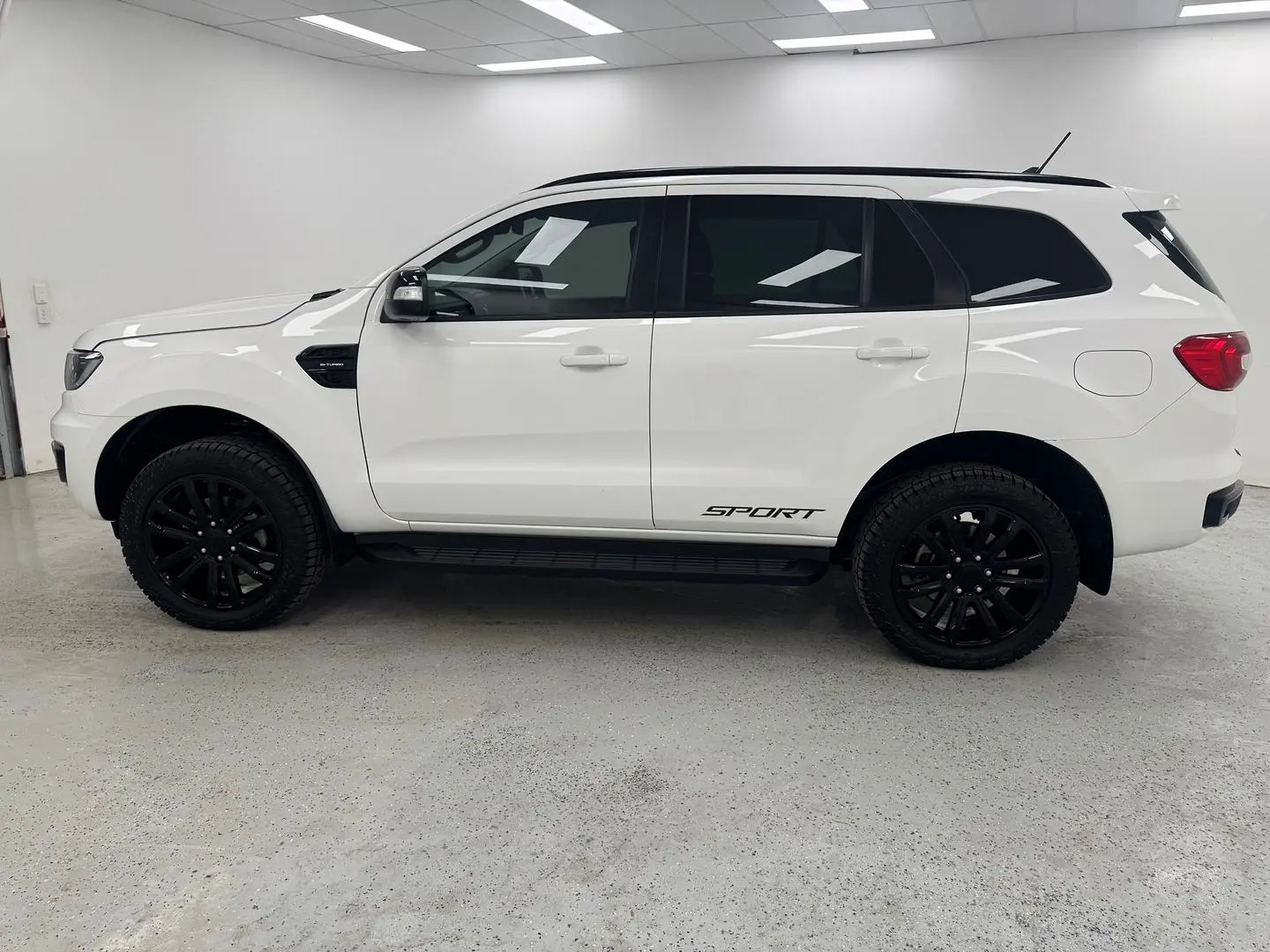 2020 Ford Everest Gallery Image 5