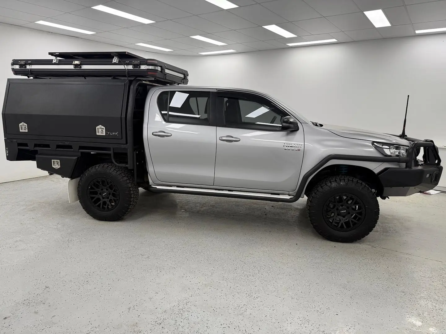 2022 Toyota Hilux Gallery Image 2