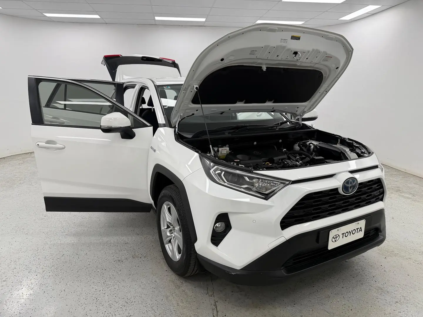 2020 Toyota RAV4 Gallery Image 21