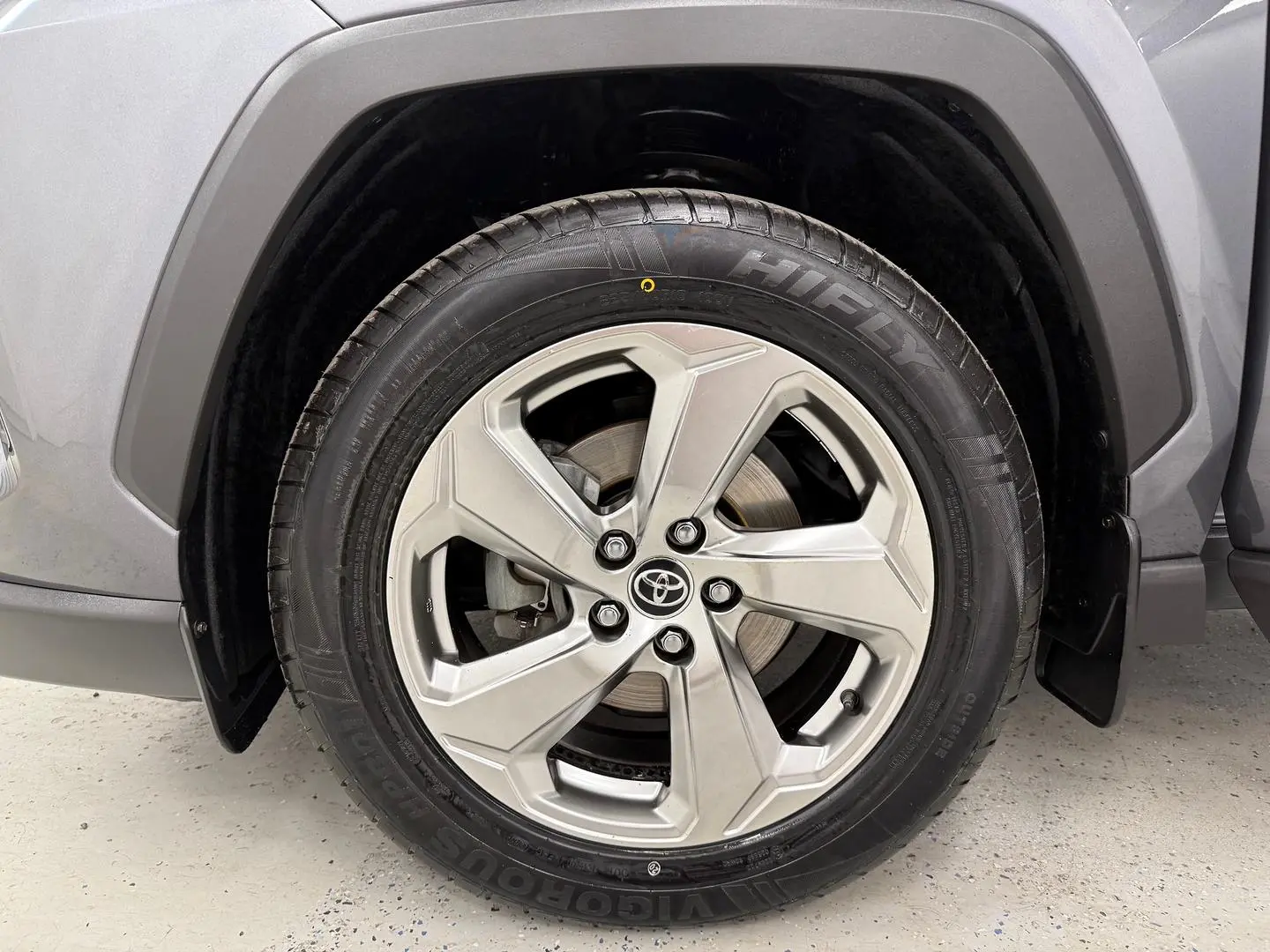 2019 Toyota RAV4 Gallery Image 11