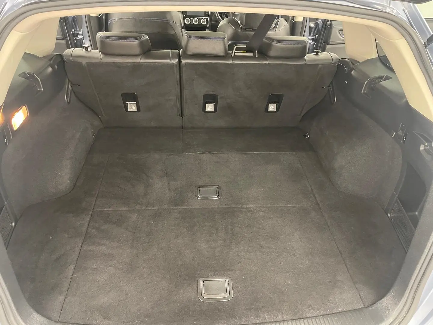2017 Subaru Levorg Gallery Image 20
