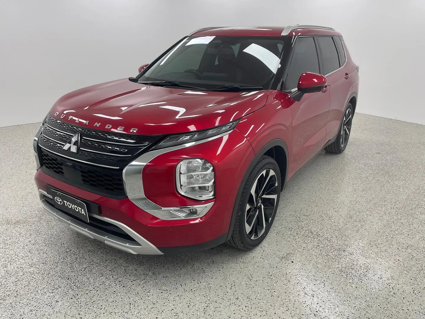 2022 Mitsubishi Outlander Gallery Image 6